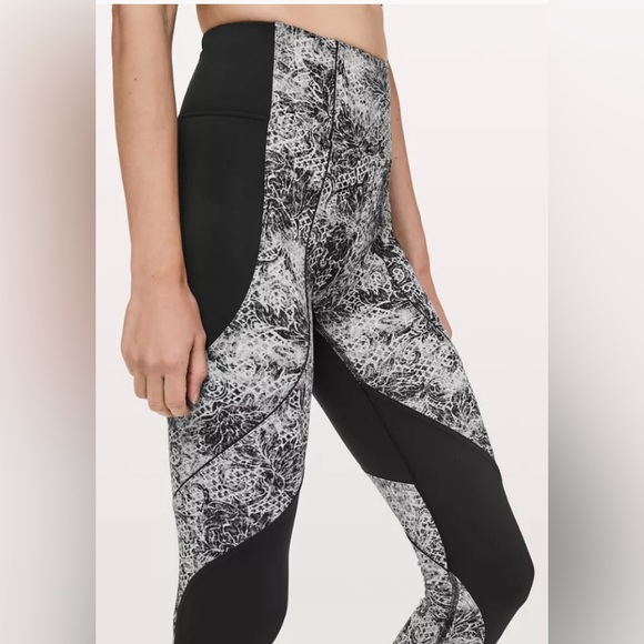 Black and white grayscale Sweat and Repeat Lululemon yoga pants, NWT, sz 8 - Picture 3 of 5